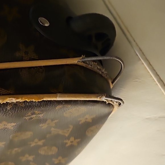 Louis Vuitton travel roller bag - Picture 9 of 16